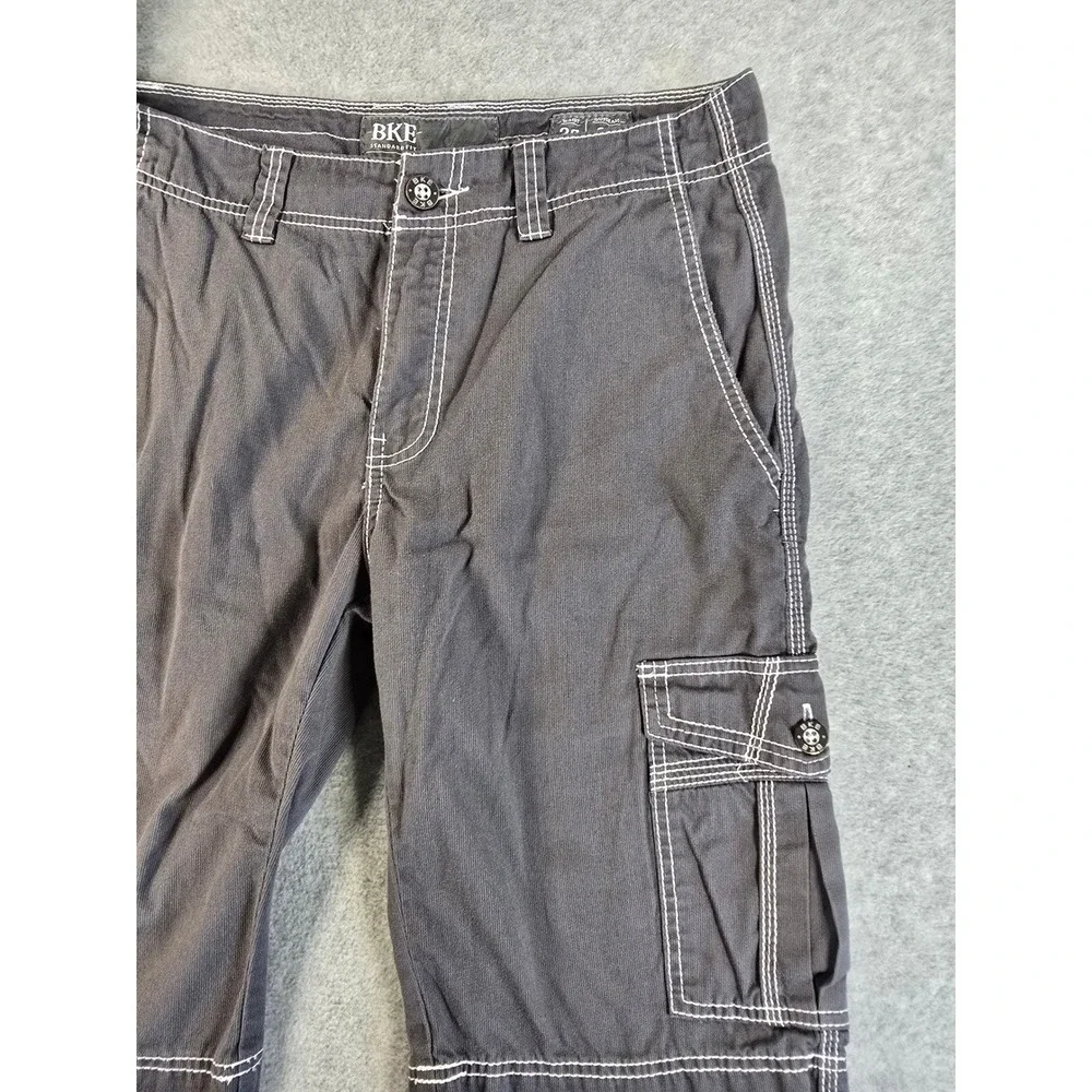 BKE Chase Standard Fit Cargo Shorts Mens 32 Gray Contrast Stitch Utility Y2K